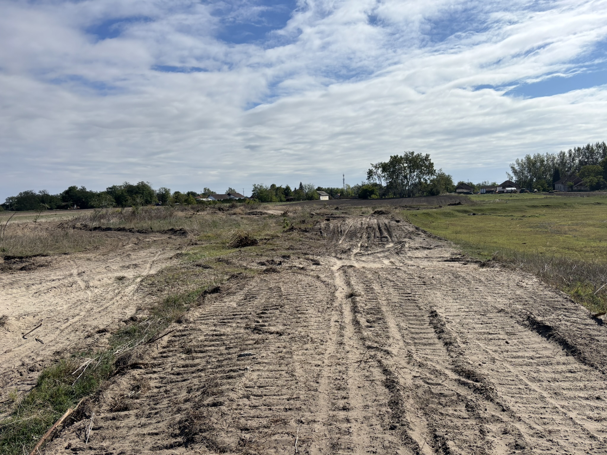 Quad Track in Male Pijace