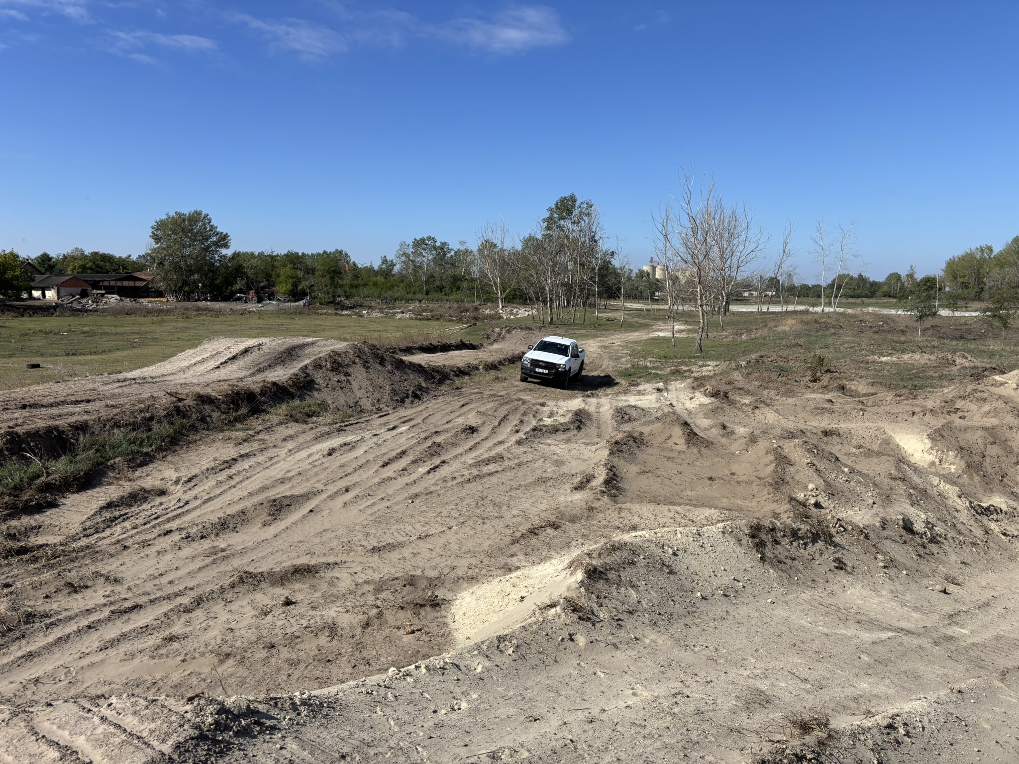 Quad Track in Male Pijace